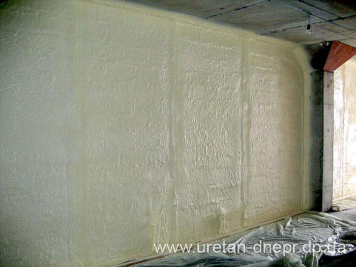 Теплоизоляция стен напылением пенополиуретана (ППУ) в Днепре